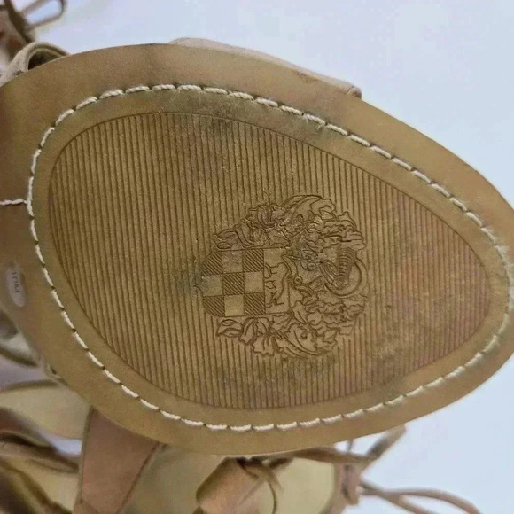 Vince Camuto “Winola” Nubuck Heel size 10 - Picture 7 of 10